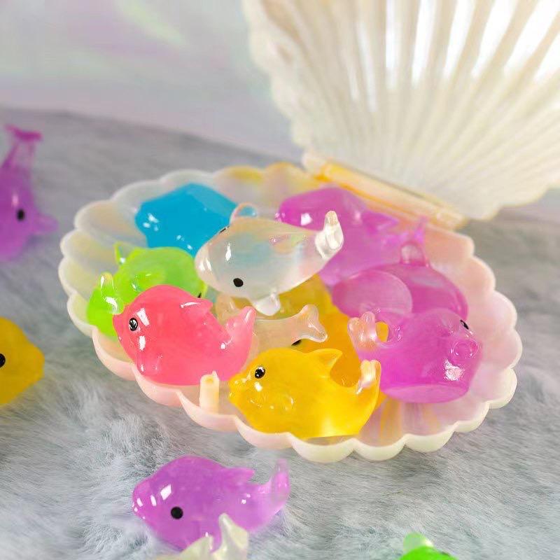 Glow in the Dark Dolphin Resin Charms luminous flatback resin cabochons for DIY crafts