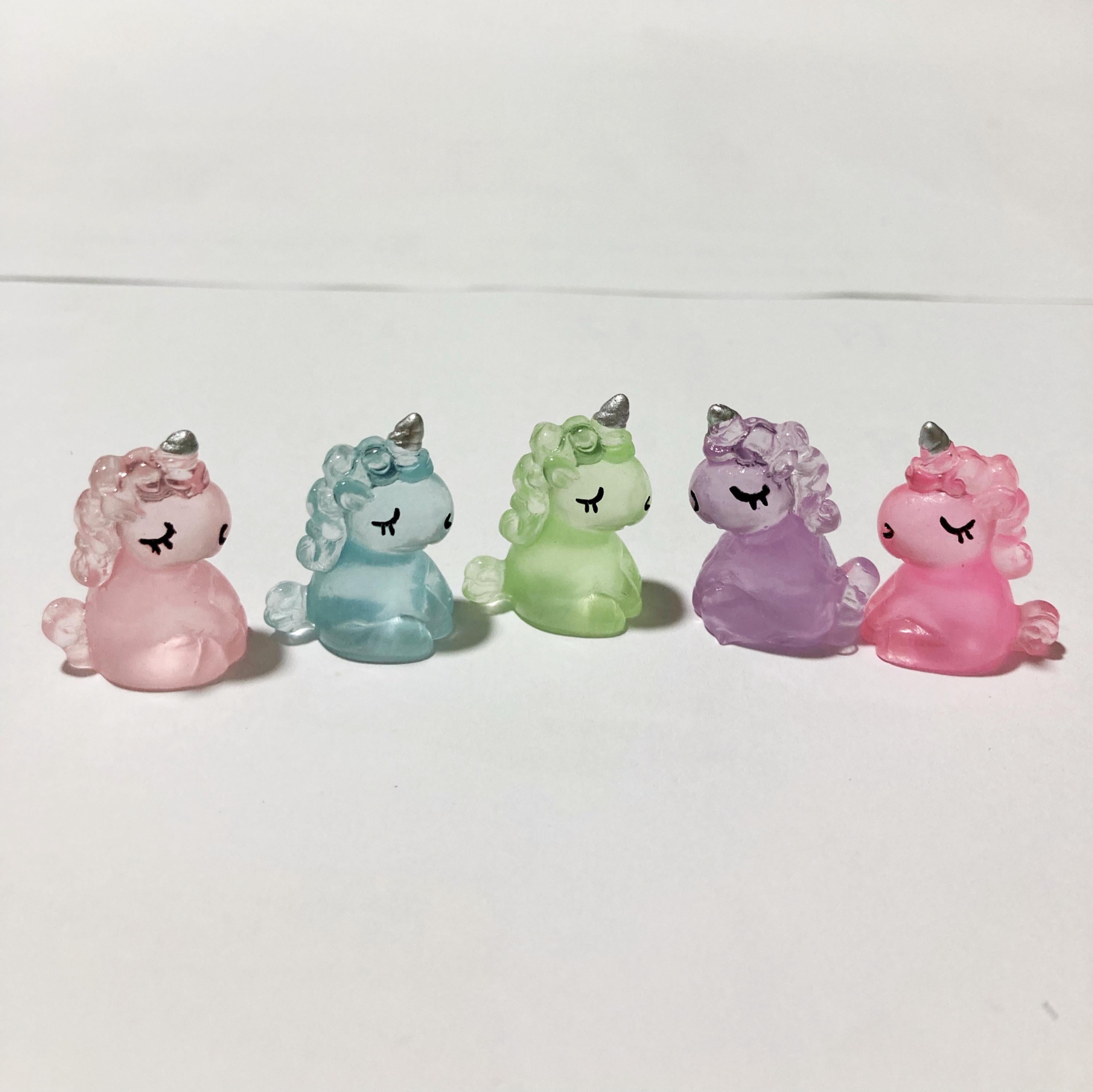 Glow in the Dark Unicorn & Horse Resin Charms | Luminous Flatback Cabochons for DIY Crafts & Phone Case Decoration (26x20mm)