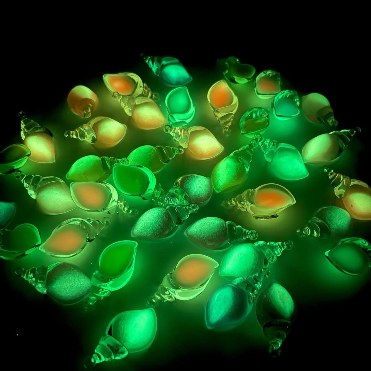 Glow in the dark large conch resin charm cabochon for DIY crafts and decoden