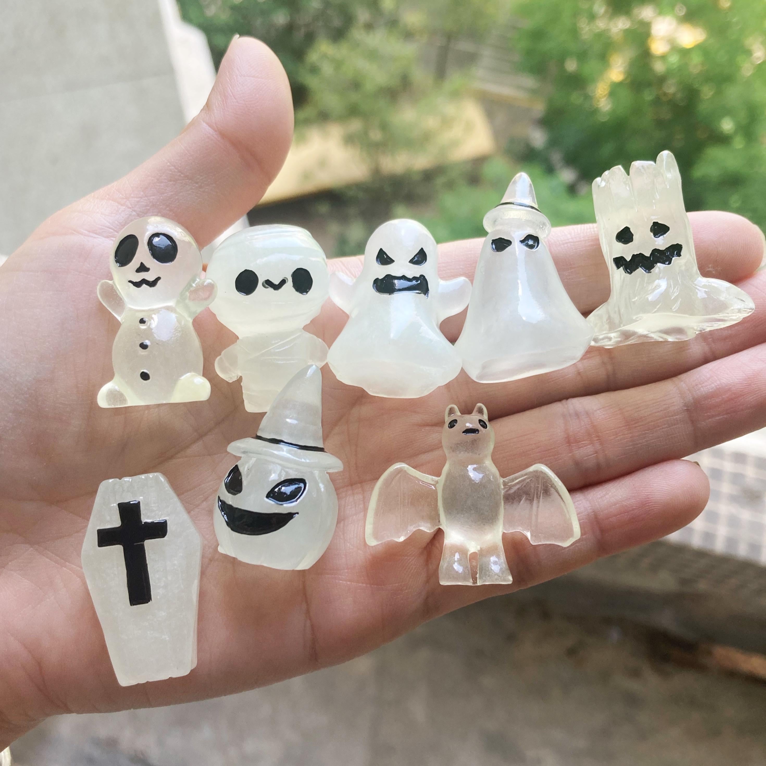 Glow in the Dark Halloween Resin Charms | Luminous Flatback Cabochons for DIY Crafts, Jewellery Making & Phone Case Decoration