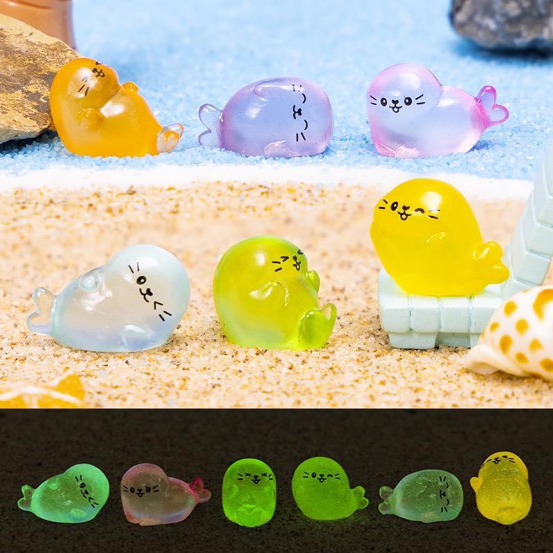 Glow in the Dark Seal Pup Resin Charms | Luminous Flatback Cabochons for DIY Crafts & Jewellery Making (10x18mm)