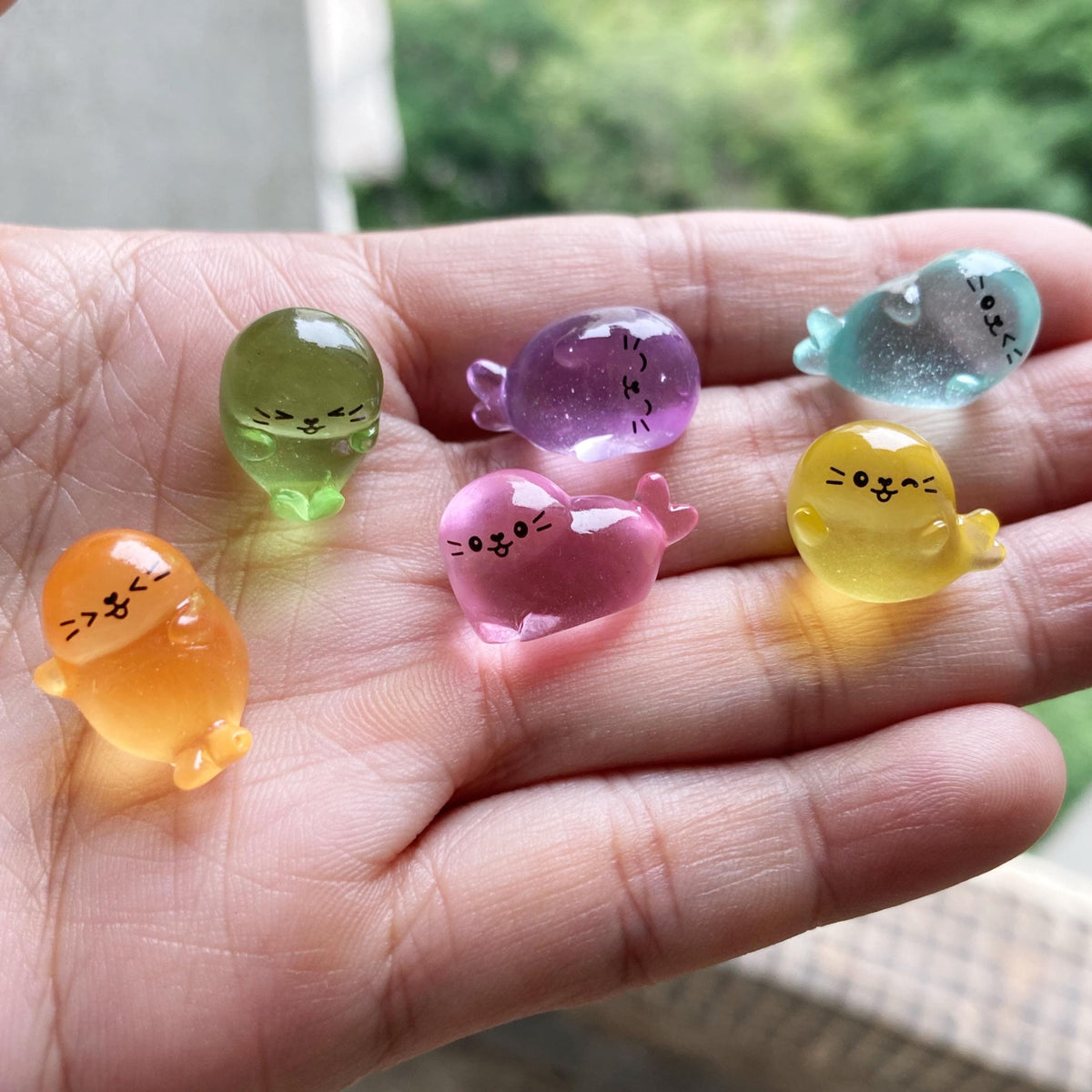 Glow in the Dark Seal Pup Resin Charms | Luminous Flatback Cabochons for DIY Crafts & Jewellery Making (10x18mm)