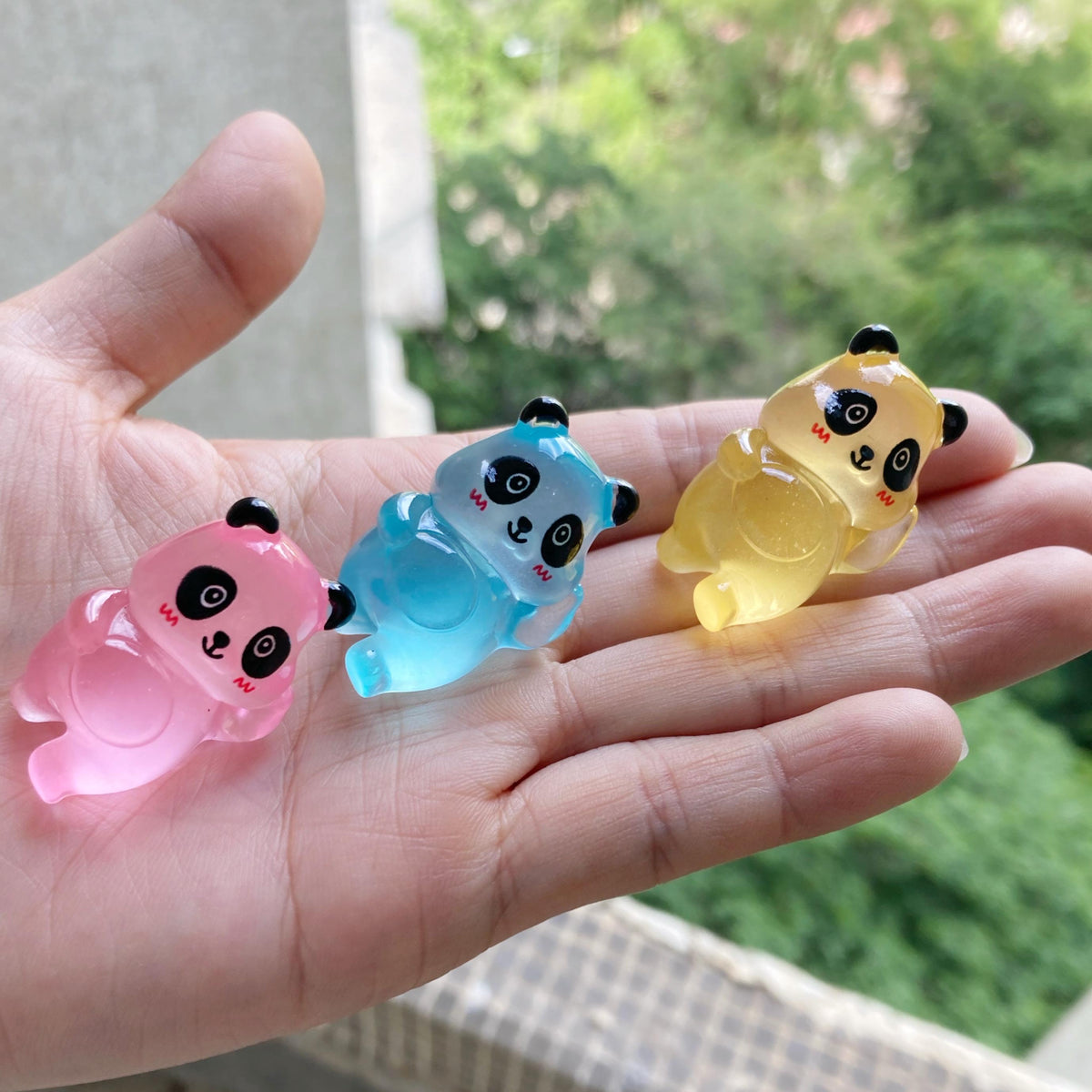 Assorted glow in the dark animal resin cabochons for crafts