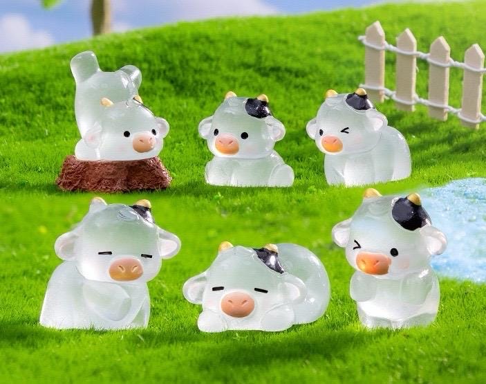 Glow in the Dark Cow Resin Charms for DIY Crafts & Phone Case Decoration