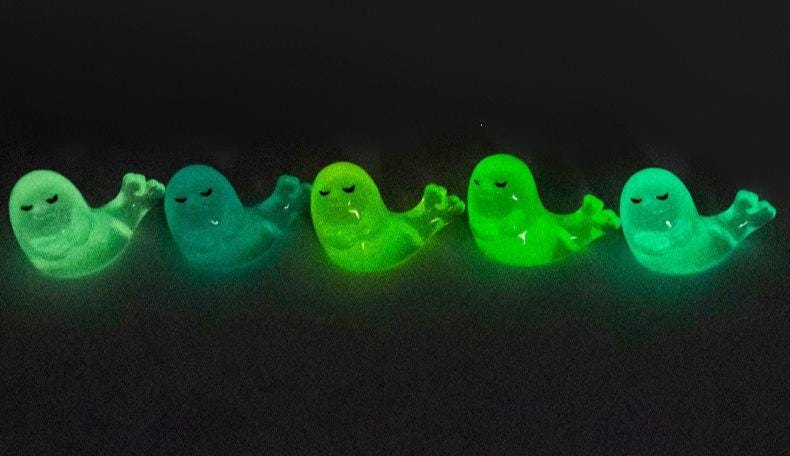 Colorful glow in the dark seal resin cabochons for ocean crafts