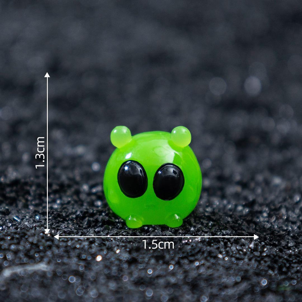 Glow in the dark alien resin charm cabochon for DIY crafts and decoden