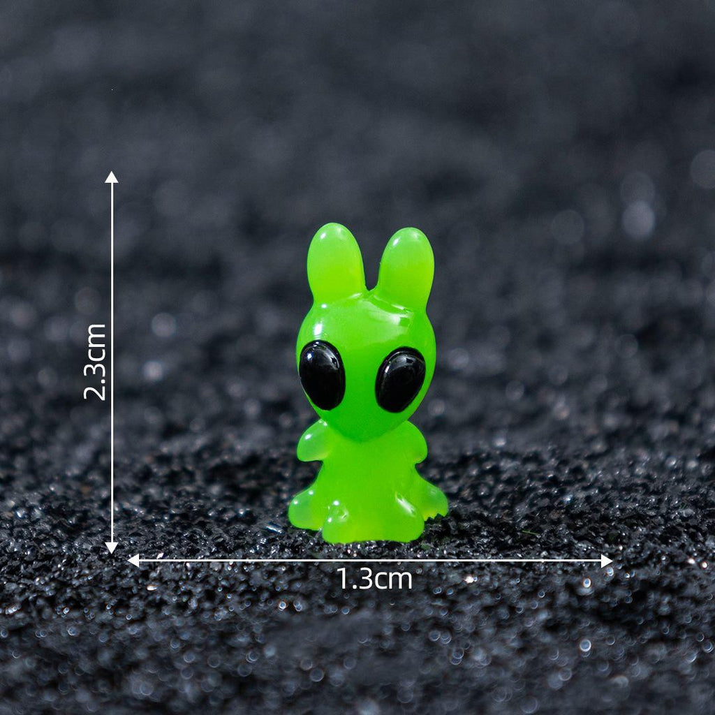 Glow in the dark alien resin charm cabochon for DIY crafts and decoden