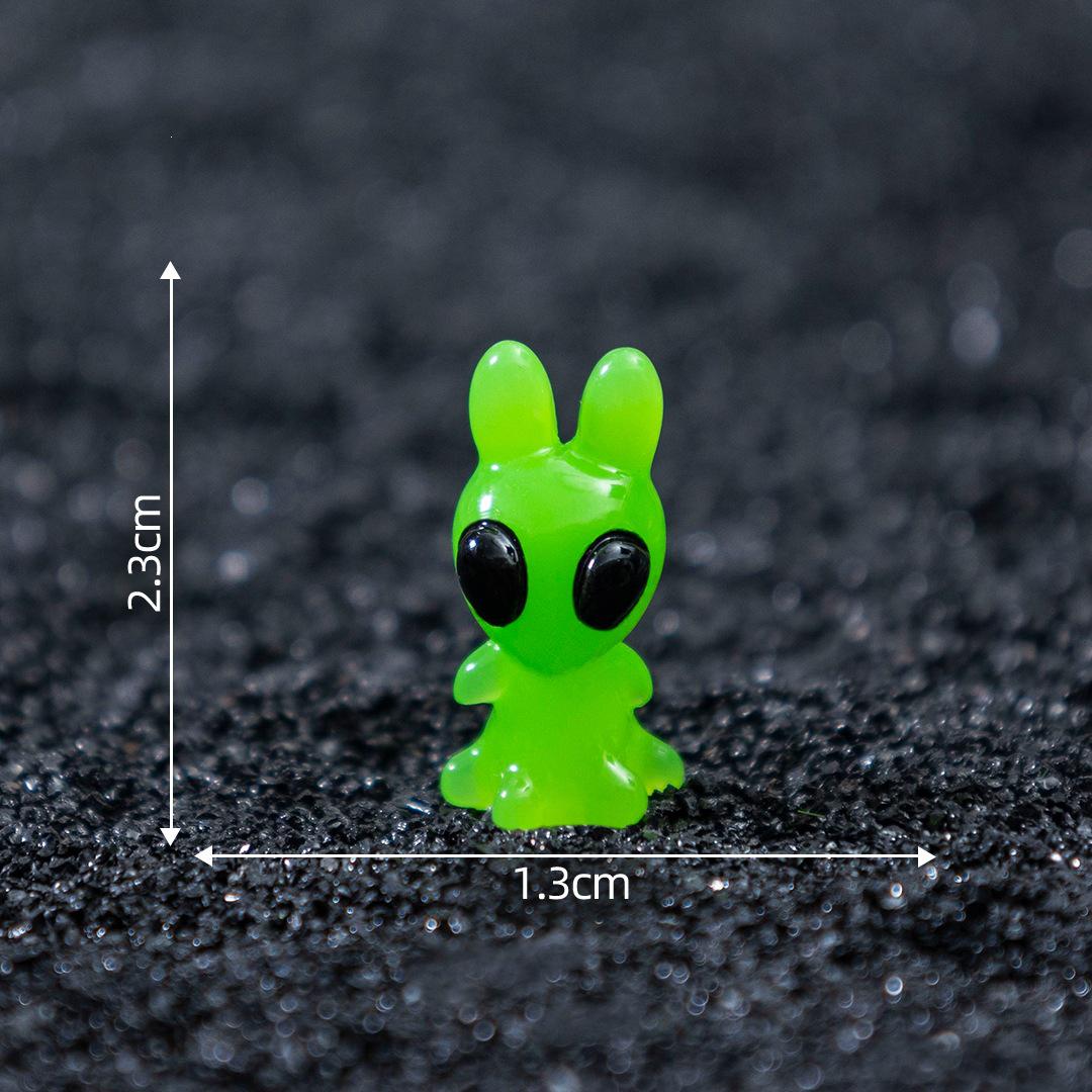 Glow in the dark alien resin charm cabochon for DIY crafts and decoden